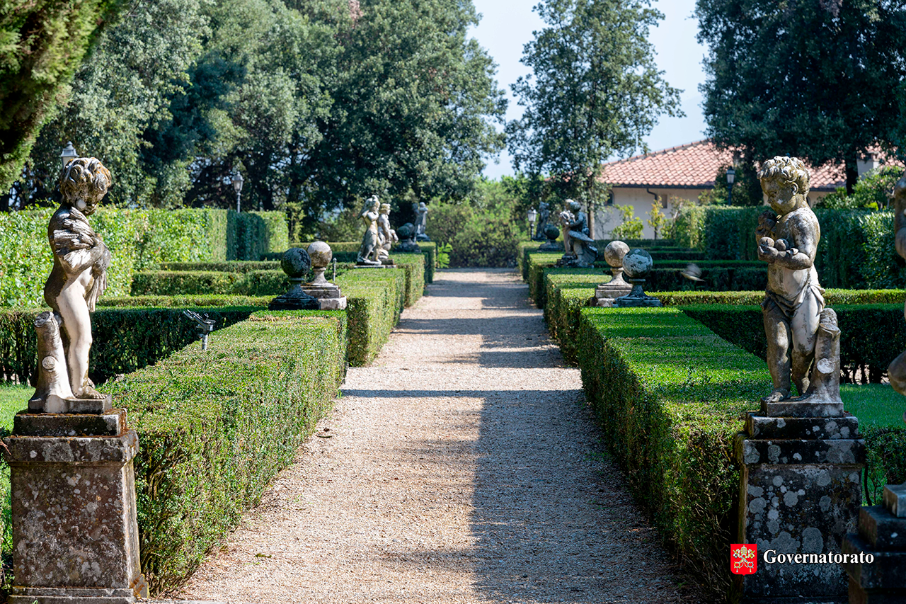 Palazzo Apostolico e Giardino Segreto di Castel Gandolfo (1-10 pax)