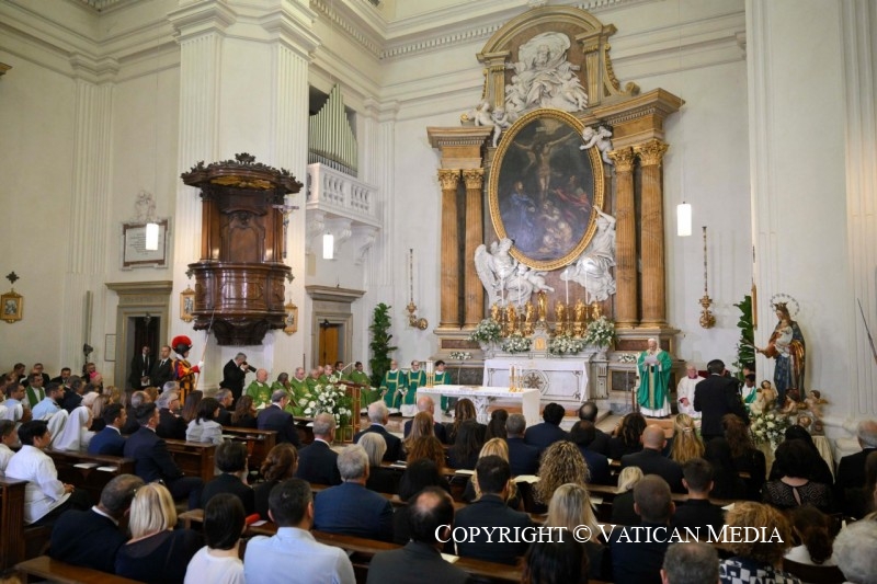 A Castel Gandolfo Papa Leone XIV ha celebrato la Messa nella Parrocchia Pontificia di San Tommaso da Villanova